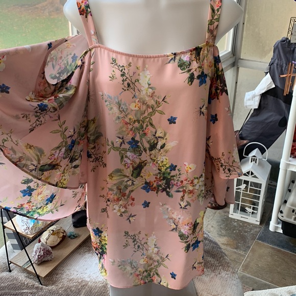 Worthington Woman plus size cold shoulder top - Picture 1 of 5